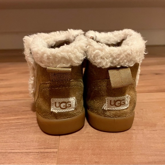 UGG Mallya Toddler Bootie - Picture 3 of 5